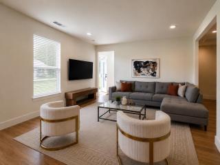 Modern Retreat, Spa, Fun, Deep Ellum, Downtown Dallas - 6