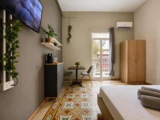 Bright Gzira Studio with Balcony & AC and Fast Wifi - 9