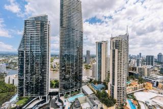 Level 28 Hilton Luxury Ocean Views & Parking - 8