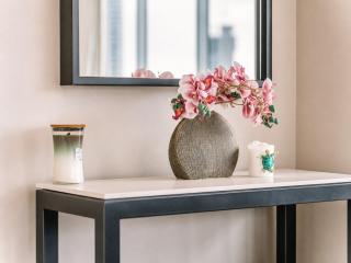 Level 28 Hilton Luxury Ocean Views & Parking - 5
