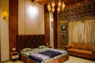 The Retreat, Luxury Estate With Pool - 3