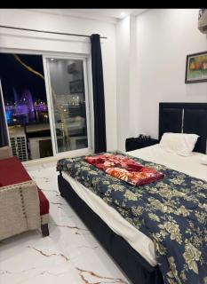 1 Bed Apartment With View - 0