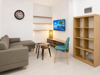 3BR 3BA Bugibba Apt & AC & 3 Balconies & Wi-Fi - 0