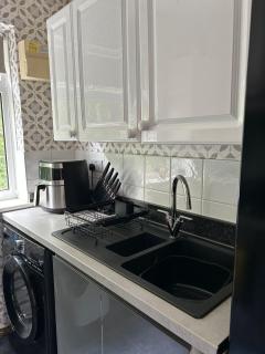 Affordable Saundersfoot Holidays - 1