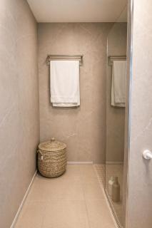 WesVillas No2 Modern House, Private Jacuzzi - 5