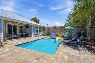Walk to Beach w Private Pool & Hot Tub Golf Cart - 3