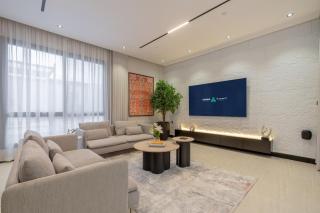 Modern 3BR with Gym and Pool - 4