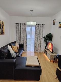 Sandton Cozy Stay with Sparkling Wine & Fast WiFi - 0