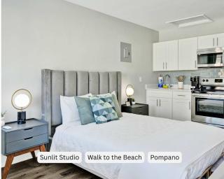 Pelican Studio with Full Kitchen in Pompano - 0
