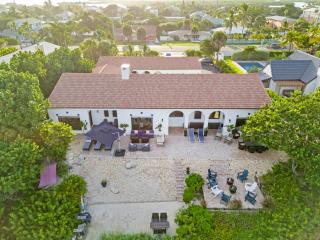 Beach front Luxury Villa 7 bedrooms 2 kitchens & Pool - 8