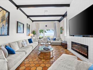 Beach front Luxury Villa 7 bedrooms 2 kitchens & Pool - 3