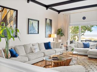Beach front Luxury Villa 7 bedrooms 2 kitchens & Pool - 2