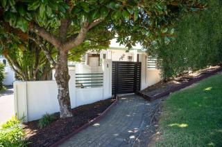 Sunny Northcote Point home - near ferry & village - 6