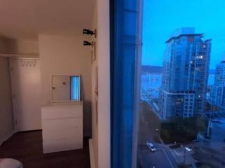 Modern Private Room in Downtown Vancouver - 6
