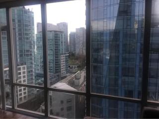Modern Private Room in Downtown Vancouver - 3