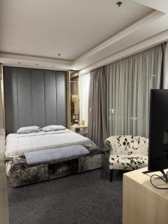 the penthouse hotel and residences - 5