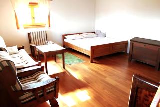 Wood & Hills Heritage Retreat with Private Spa - 1