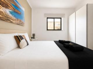 Bright & Spacious 3BR in Ta Xbiex, Full AC & WiFi - 2