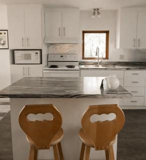 Chalet Oasis lake view and access spa fireplace close to Lac Saint-Jean - 1