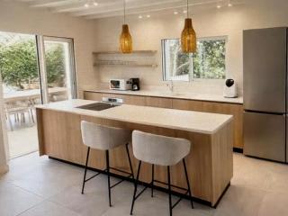 Luxury Villa with Stunning Sea Views - 3