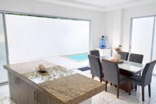 Luxury House with Pool Private and Secure Residential Development - 7