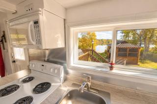 Chalet Paradis lake view and access spa fireplace close to Lake St-Jean - 9