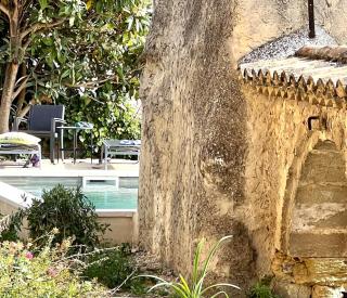 Charming, arty & cozy medieval village farmhouse, air conditioning, pool, tranquility, & views - 2