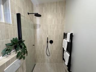 Modern Studio Apartment in central Kópavogur - 5