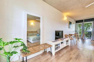 Beachfront Bliss Studio Apt on the Foreshore - 1
