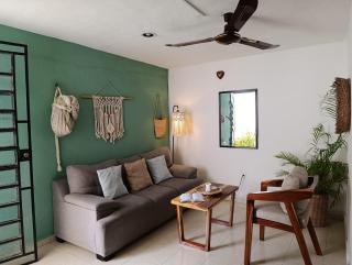 Private House with Pool, 2 Bedrooms, Parking & 2 Free Bikes - 6