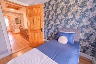 4 Bedroom House by Travel Lets Holiday Homes Convoy with Garden - 5