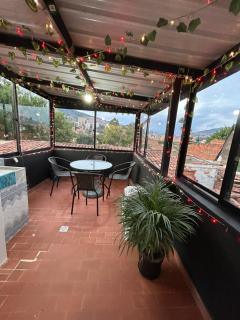 Cómoda y Amplia Casa, Ideal Para Grupos, Muy Cerca Del Estadio, Barrio La América - 7