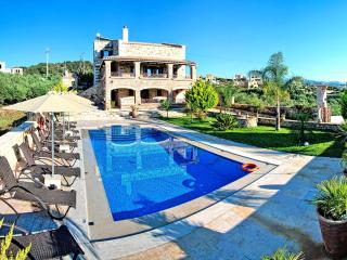 Cretan Villa Near Beach for 10 - 1
