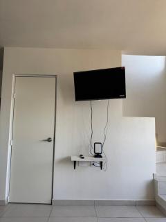 House with 2 bedrooms, 1 full bathroom and 1 guest bathroom, AC And Wi-Fi - 7