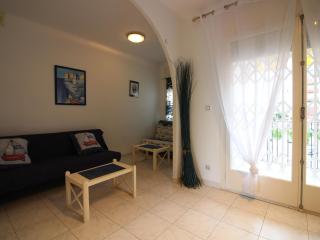 Apartamento céntrico en Empuriabrava, a 600m de la playa, con balcón y aire acondicionado. - ES-228-188 - 2