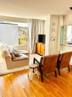 Room in Central City Apartment - 6