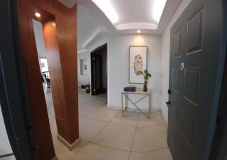 Living Studio Oh Wow View - 5