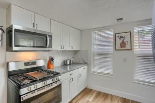 Pittsburgh Troy Hill 2A Modern Private Bedroom with Shared Bathroom - 4