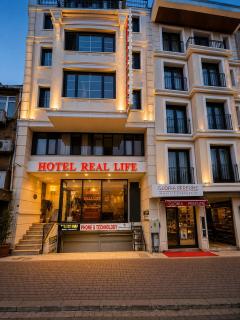 Hotel Real Life - 9