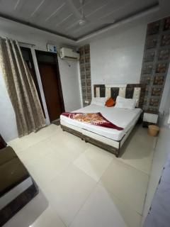 Harji Home Stay - 2
