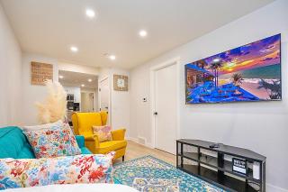 Stylish Cozy 2BR Retreat in Glacier Ridge NW for Family and Work - 8