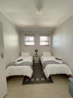A Calm Coastal Hideaway in Strand - 5