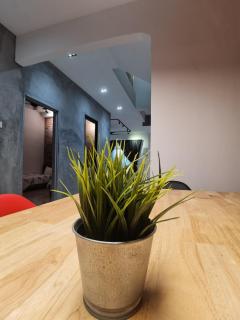 Industrial Loft Haven 5BR, 4BA for 12 Pax Steps to Playground and Heart of Segamat - 1