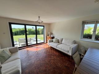 Kika's Country House Overlooking Fields - 4