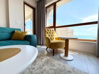 La View 2BR by the Sea EV Charger & Free Parking and Pool - 5