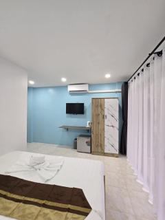 DreamNest Patong Hotel, Patong Beach - 3
