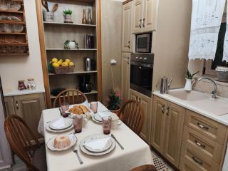 Vicky's House - 2