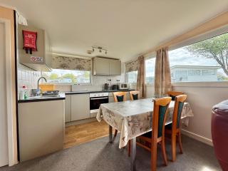 Bright Coastal Chalet Near Dartmouth | Sleeps 4 - 8