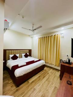 Hotel Lotus Palace - 2