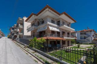 Efi's House - 8